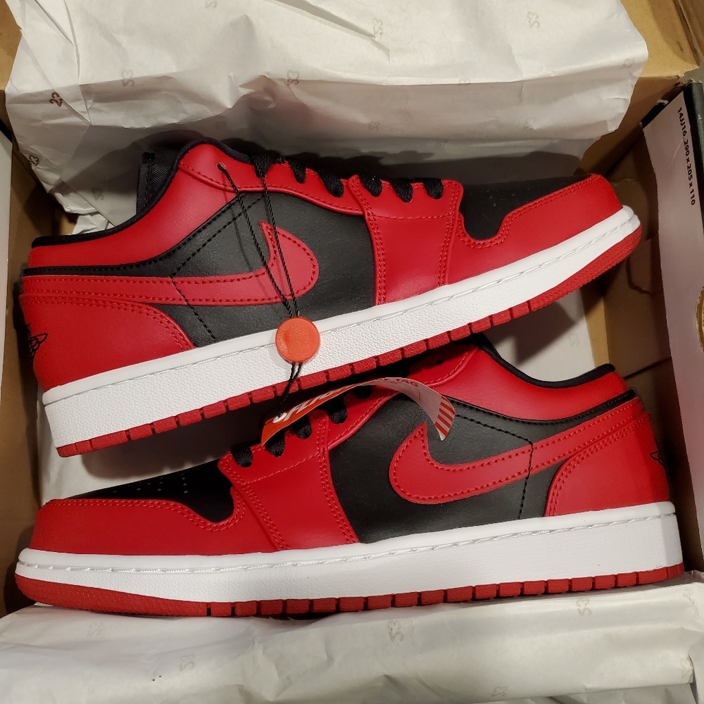 Gym Red and Black Low Men's Air Jordans size 8.5